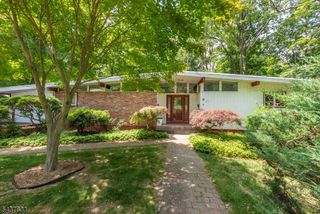 6 Mohawk Trl, Ringwood Boro, NJ 07456