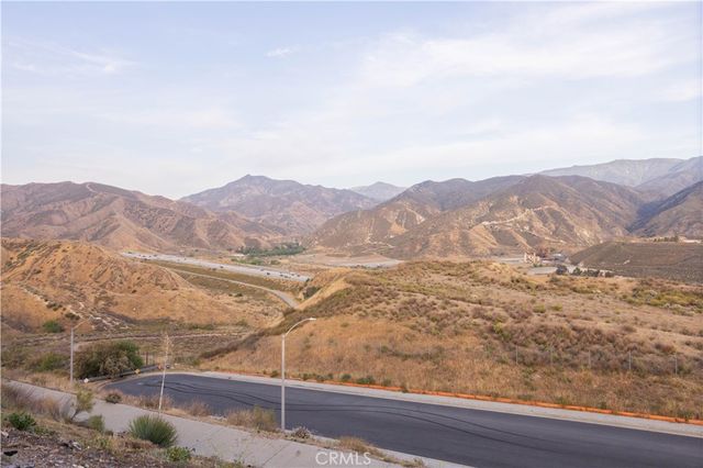 29320 Sequoia Road, Canyon Country, CA 91387