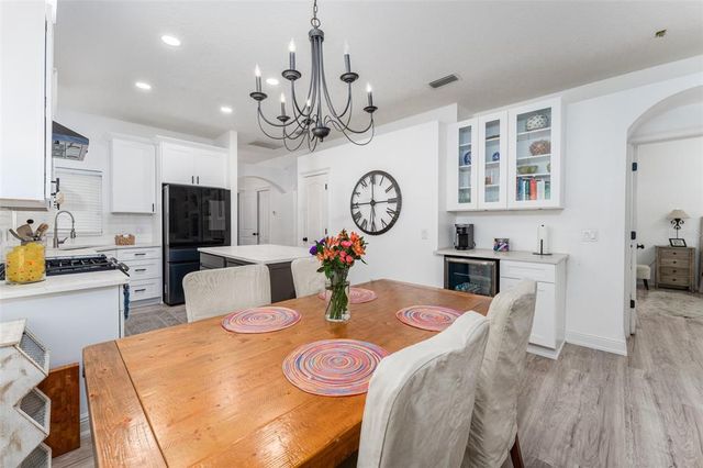 6116 SKYLARKCREST DR, Lithia, FL 33547