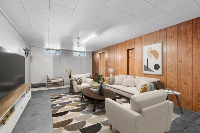 813 E Decatur Ave, Spokane, WA 99208