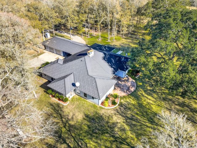433 Mackhank Road, Boling, TX 77420