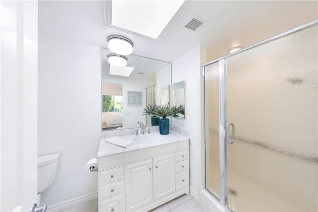 2102 Vista Entrada, Newport Beach, CA 92660