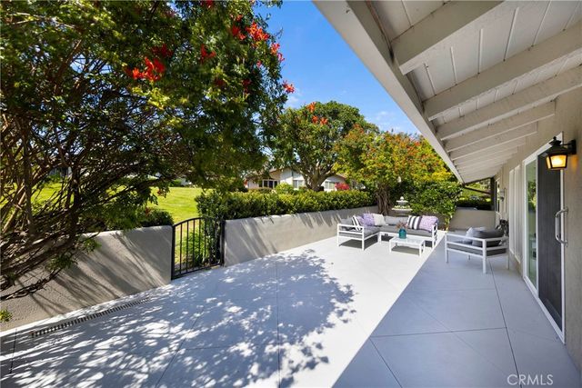 2102 Vista Entrada, Newport Beach, CA 92660