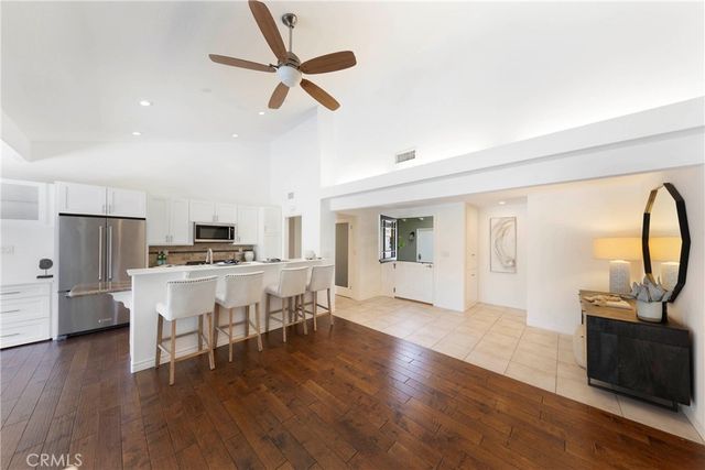 2102 Vista Entrada, Newport Beach, CA 92660