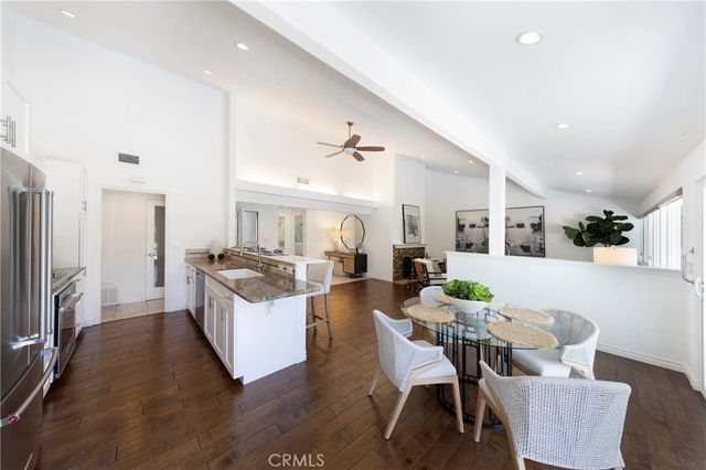 2102 Vista Entrada, Newport Beach, CA 92660