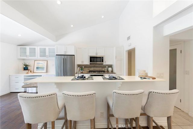 2102 Vista Entrada, Newport Beach, CA 92660