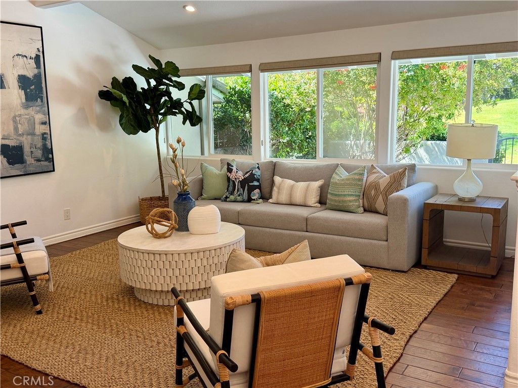 2102 Vista Entrada, Newport Beach, CA 92660