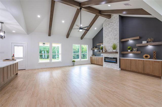374 County Road 6490, Dayton, TX 77535