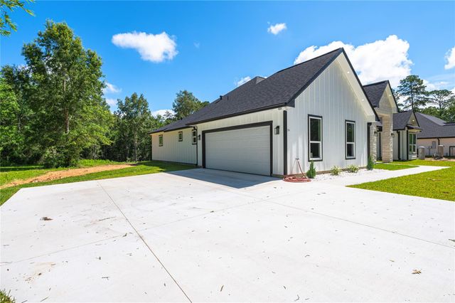 374 County Road 6490, Dayton, TX 77535