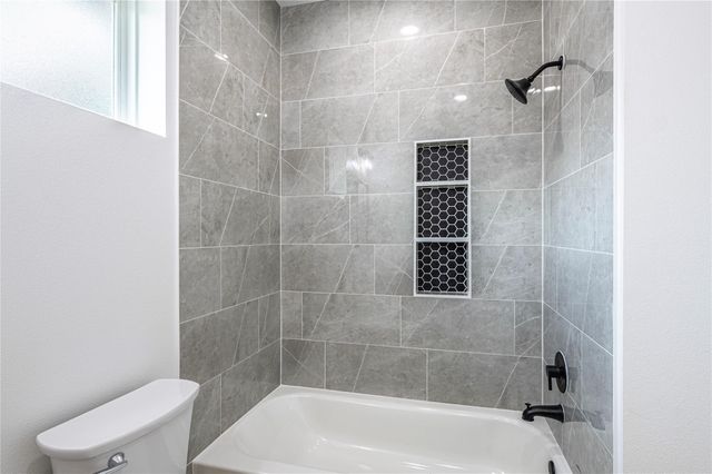 374 County Road 6490, Dayton, TX 77535