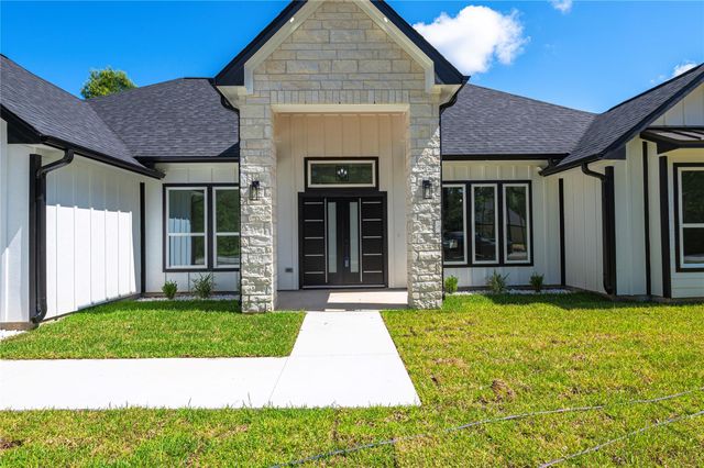 374 County Road 6490, Dayton, TX 77535