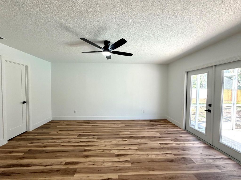 Image 14 of property listing at 6600 SW 151ST LOOP, Ocala, FL 34473