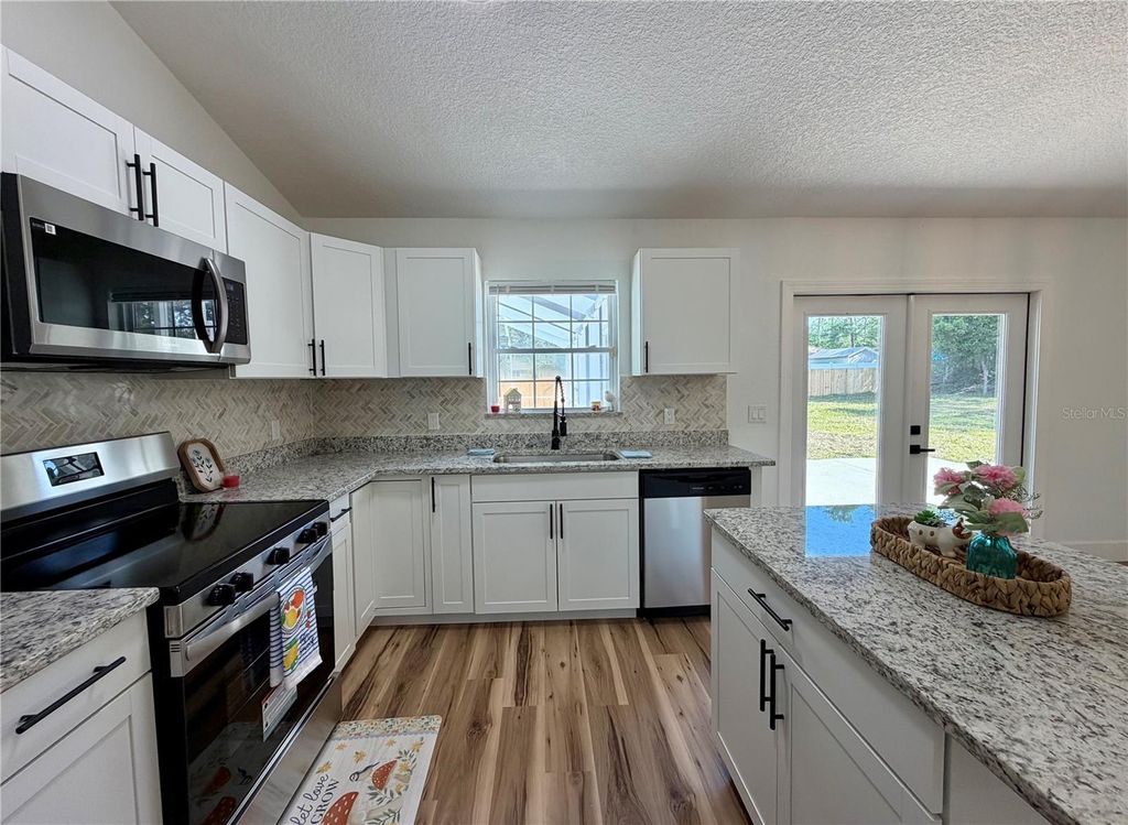 Image 7 of property listing at 6600 SW 151ST LOOP, Ocala, FL 34473