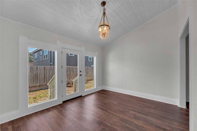 303 S Franklin ST, La Grange, TX 78945