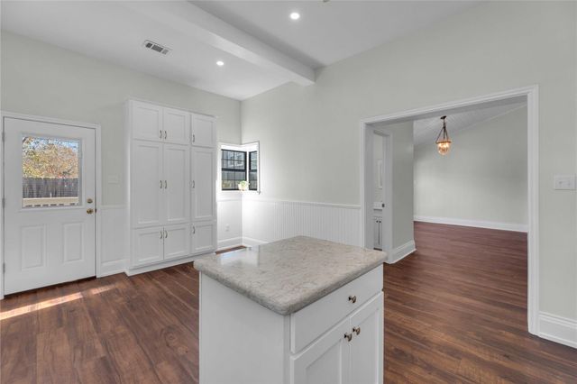 303 S Franklin ST, La Grange, TX 78945