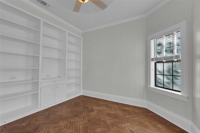 303 S Franklin ST, La Grange, TX 78945