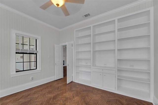 303 S Franklin ST, La Grange, TX 78945