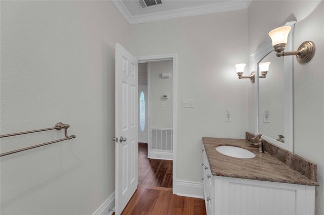 303 S Franklin ST, La Grange, TX 78945