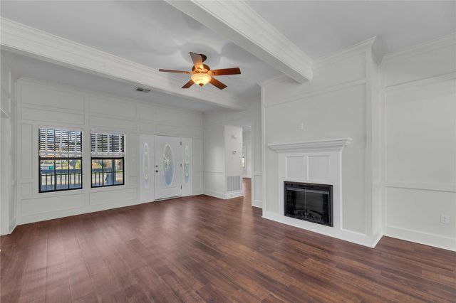 303 S Franklin ST, La Grange, TX 78945