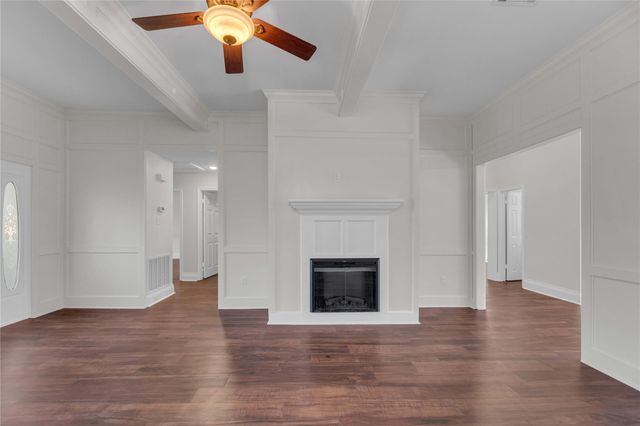 303 S Franklin ST, La Grange, TX 78945