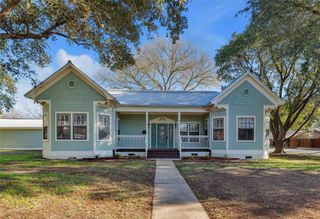 303 S Franklin ST, La Grange, TX 78945
