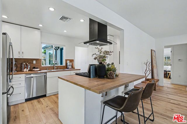 4026 Baywood Street, Los Angeles, CA 90039