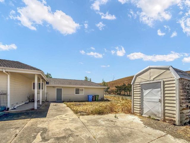 9050 Highland Rd, Livermore, CA 94551