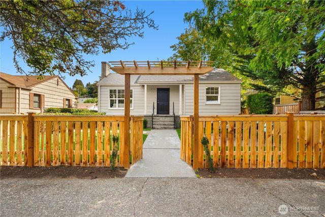 5616 Fauntleroy Way SW, Seattle, WA 98136