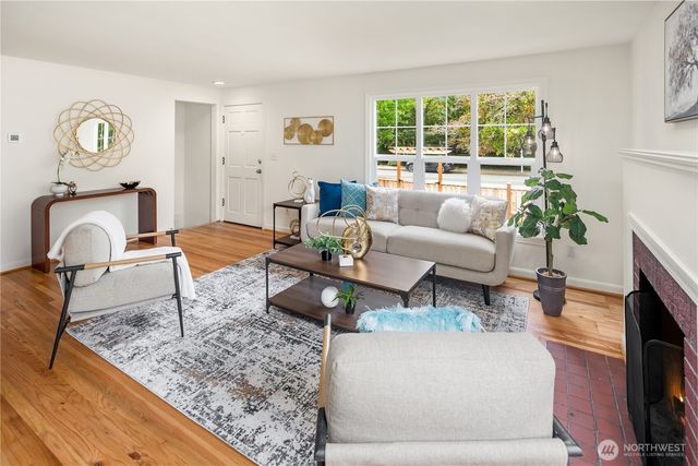 5616 Fauntleroy Way SW, Seattle, WA 98136