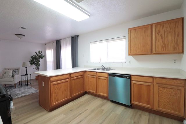 3528 Mountainside Parkway NE, Albuquerque, NM 87111