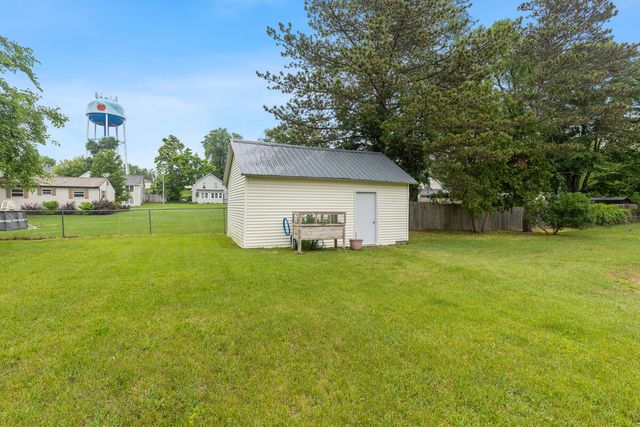 347 E Gardner Street, Sparta, MI 49345