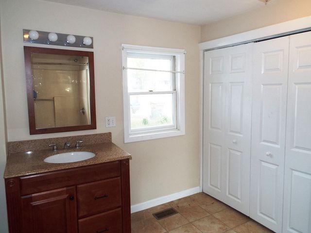 60 Alpine 60, Franklin, MA 02038