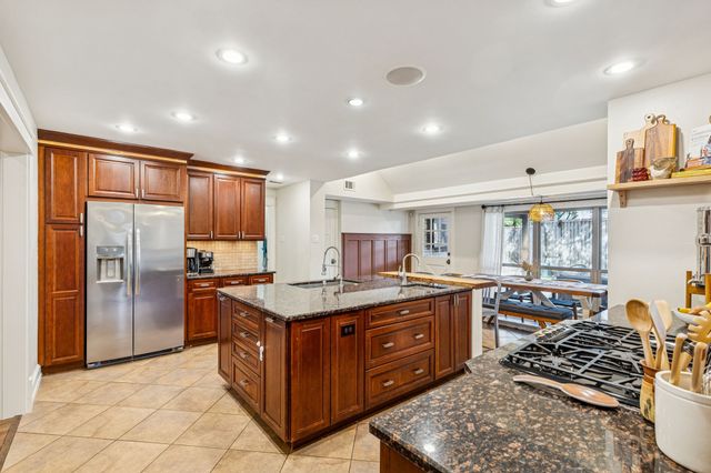 7 Bunker Hill, Richardson, TX 75080