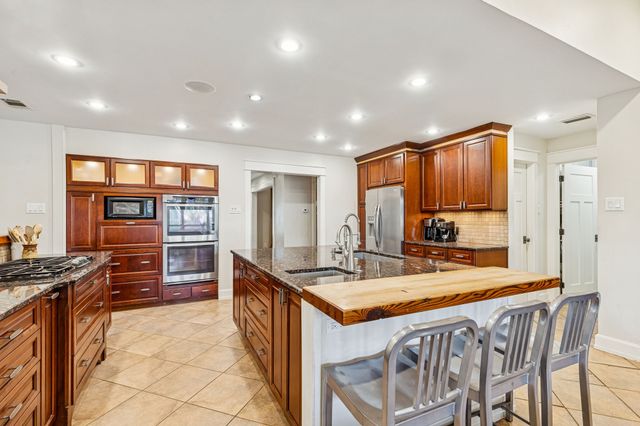 7 Bunker Hill, Richardson, TX 75080