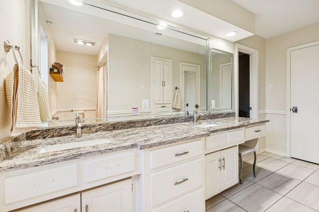 7 Bunker Hill, Richardson, TX 75080