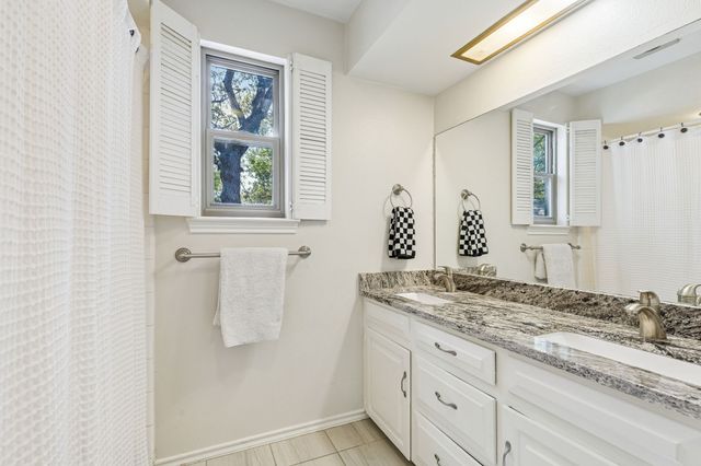 7 Bunker Hill, Richardson, TX 75080