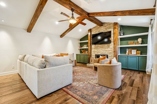 7 Bunker Hill, Richardson, TX 75080