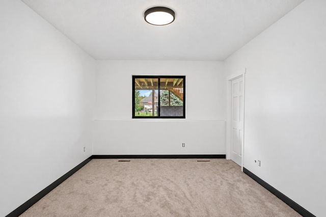 9140 Heritage Way, Woodbury, MN 55125