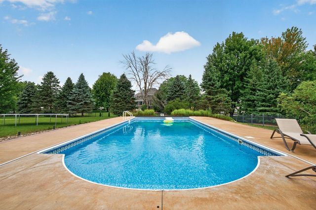 9140 Heritage Way, Woodbury, MN 55125