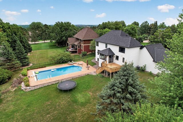 9140 Heritage Way, Woodbury, MN 55125