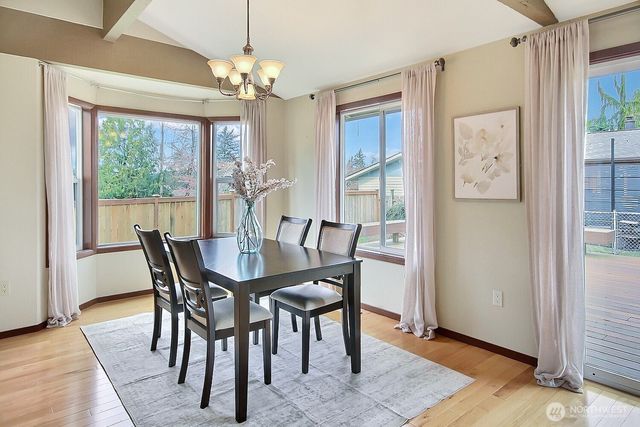 21834 SE 265th Way, Maple Valley, WA 98038