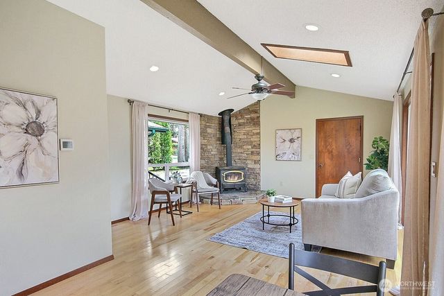 21834 SE 265th Way, Maple Valley, WA 98038