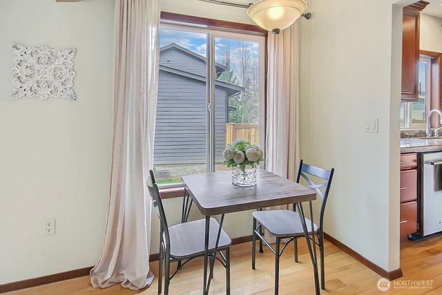 21834 SE 265th Way, Maple Valley, WA 98038