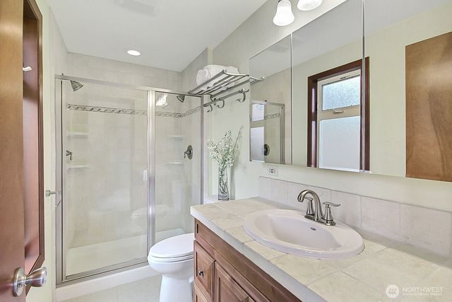 21834 SE 265th Way, Maple Valley, WA 98038