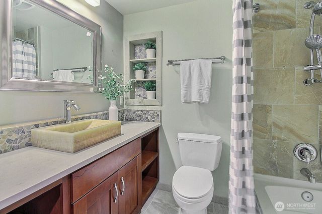 21834 SE 265th Way, Maple Valley, WA 98038