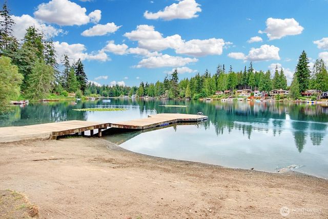 21834 SE 265th Way, Maple Valley, WA 98038