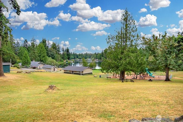 21834 SE 265th Way, Maple Valley, WA 98038