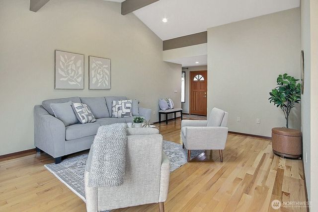 21834 SE 265th Way, Maple Valley, WA 98038