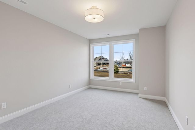 87 Spring Farm Road, North Oaks, MN 55127