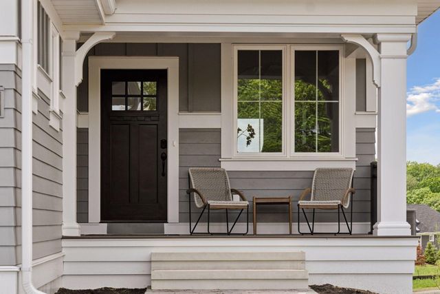 87 Spring Farm Road, North Oaks, MN 55127